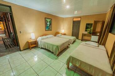 هتل Cabinas Eddy B&b