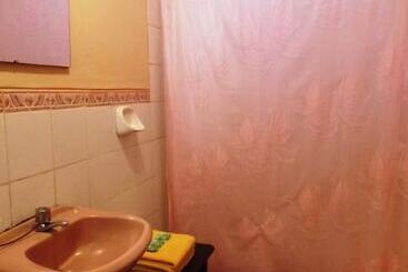 هتل El Manzano Hostel