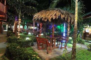 هتل Hostel Backpackers La Fortuna