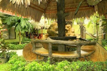 هتل Hostel Backpackers La Fortuna