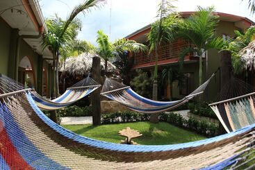 هتل Hostel Backpackers La Fortuna