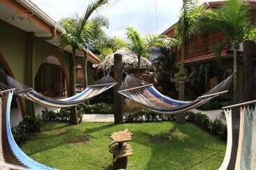 هتل Hostel Backpackers La Fortuna