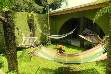 هتل Hostel Backpackers La Fortuna