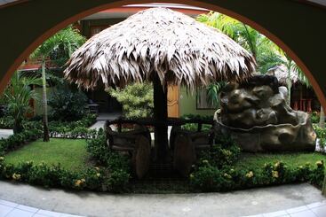 هتل Hostel Backpackers La Fortuna