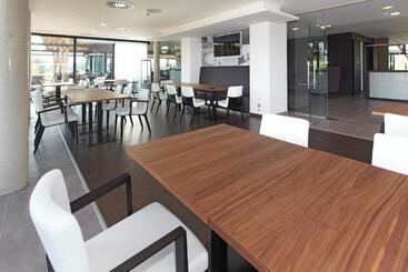 酒店 Konference Park