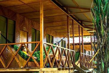 هتل Monte Amazonico Lodge