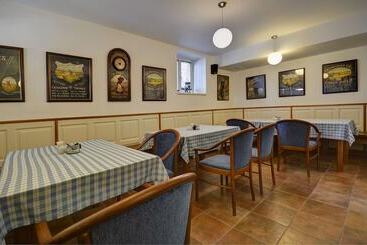هتل Pension Villa Miluška