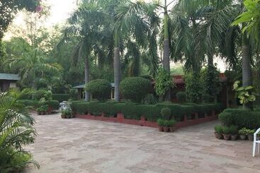 هتل Sheela, 100m From Taj Mahal