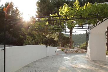 هتل Villa Elpiniki