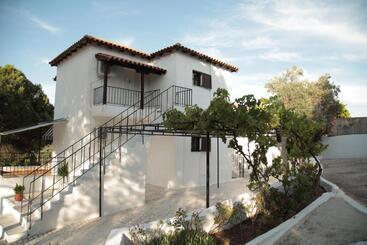 هتل Villa Elpiniki