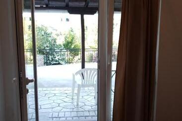 هتل Villa Elpiniki