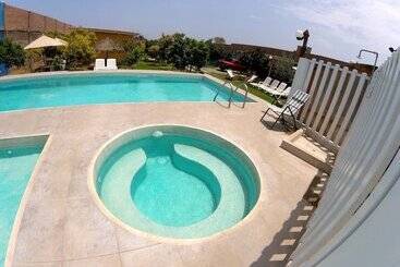 هتل Villa Kitzia Huacho
