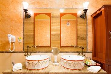 Rubezahl Marienbad Luxury Historical Castle Hotel & Golf Castle Hotel Collection