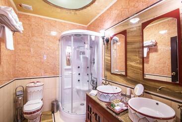 Rubezahl Marienbad Luxury Historical Castle Hotel & Golf Castle Hotel Collection