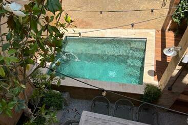 Can Met Mosso, Casa Rural, Piscina Climatitzada Privada - ألبونس