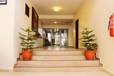 Aun Hotel Conference Centre And Spa