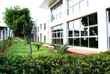 Aun Hotel Conference Centre And Spa