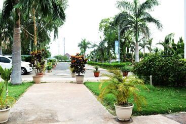 Aun Hotel Conference Centre And Spa