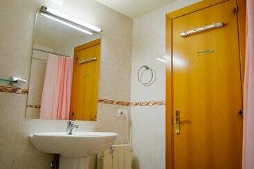 Apartamentos Pantebre 3000