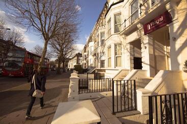 تختخواب و صبحانه Royal London Hotel By Saba