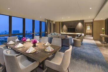 Doubletree By Hilton Hotel Shenzhen Longhua
