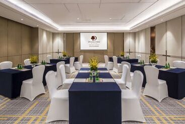 Doubletree By Hilton Hotel Shenzhen Longhua