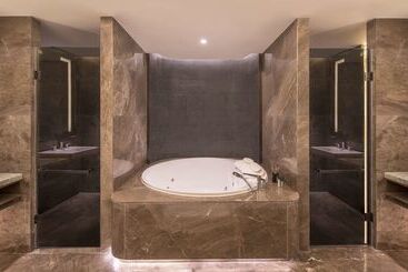 Doubletree By Hilton Hotel Shenzhen Longhua