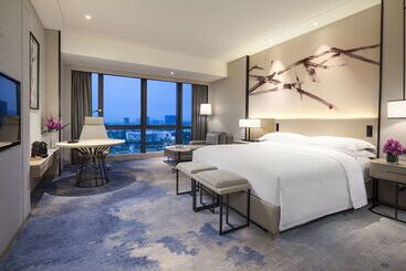 Doubletree By Hilton Hotel Shenzhen Longhua