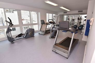 هتل Arc Arenales Studios & Suites