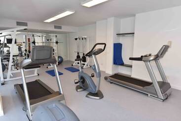 هتل Arc Arenales Studios & Suites