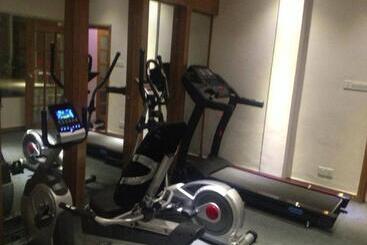 هتل Aristos Boutique & Suites