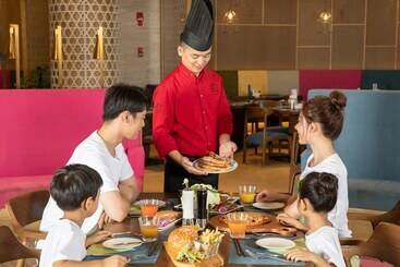 هتل Crowne Plaza Ningbo Xiangshan Sea View By Ihg
