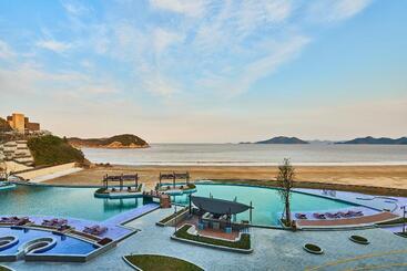 هتل Crowne Plaza Ningbo Xiangshan Sea View By Ihg