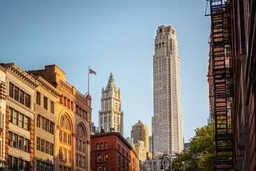 Four Seasons Hotel New York Downtown