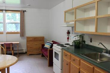 هتل Backpacker College At Memorial University   Grenfell Campus