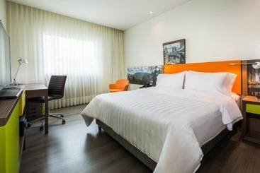 هتل Hampton By Hilton Medellin