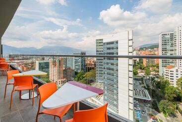 هتل Hampton By Hilton Medellin