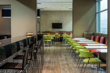 هتل Hampton By Hilton Medellin