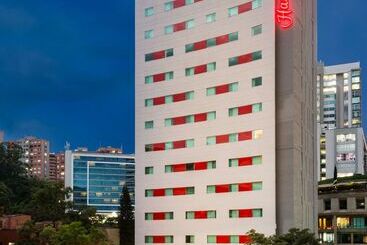 هتل Hampton By Hilton Medellin