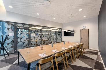 هتل Holiday Inn Express   Siegen, An Ihg