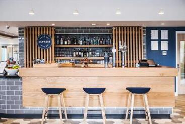 هتل Holiday Inn Express Stockport, An Ihg