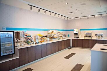 هتل Holiday Inn Express & Suites   Rantoul, An Ihg