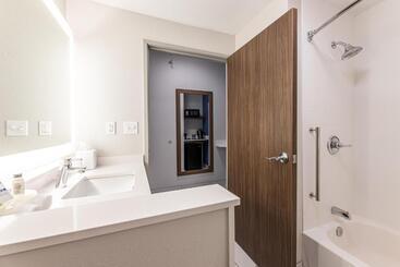 هتل Holiday Inn Express & Suites   Rantoul, An Ihg