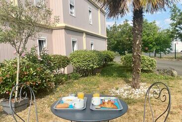 هتل Kyriad Direct Orleans   La Chapelle St Mesmin