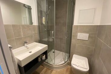 هتل Kyriad Direct Orleans   La Chapelle St Mesmin