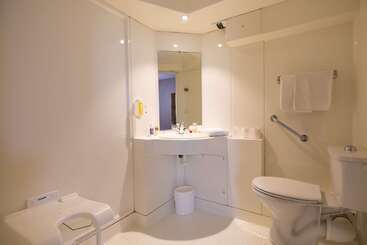 هتل Kyriad Direct Orleans   La Chapelle St Mesmin