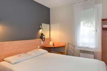 هتل Kyriad Direct Orleans   La Chapelle St Mesmin