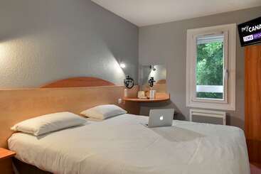 هتل Kyriad Direct Orleans   La Chapelle St Mesmin