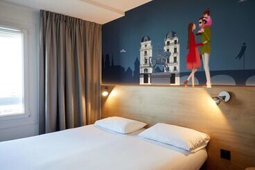 هتل Kyriad Direct Orleans   La Chapelle St Mesmin
