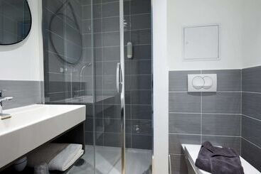 هتل Kyriad Direct Orleans   La Chapelle St Mesmin